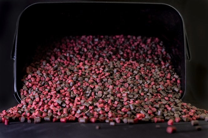SINGLEPLAYER PVA Micro Pellet Mix "red&black" 2kg